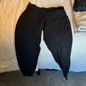 LULULEMON - Black Jogger Pants